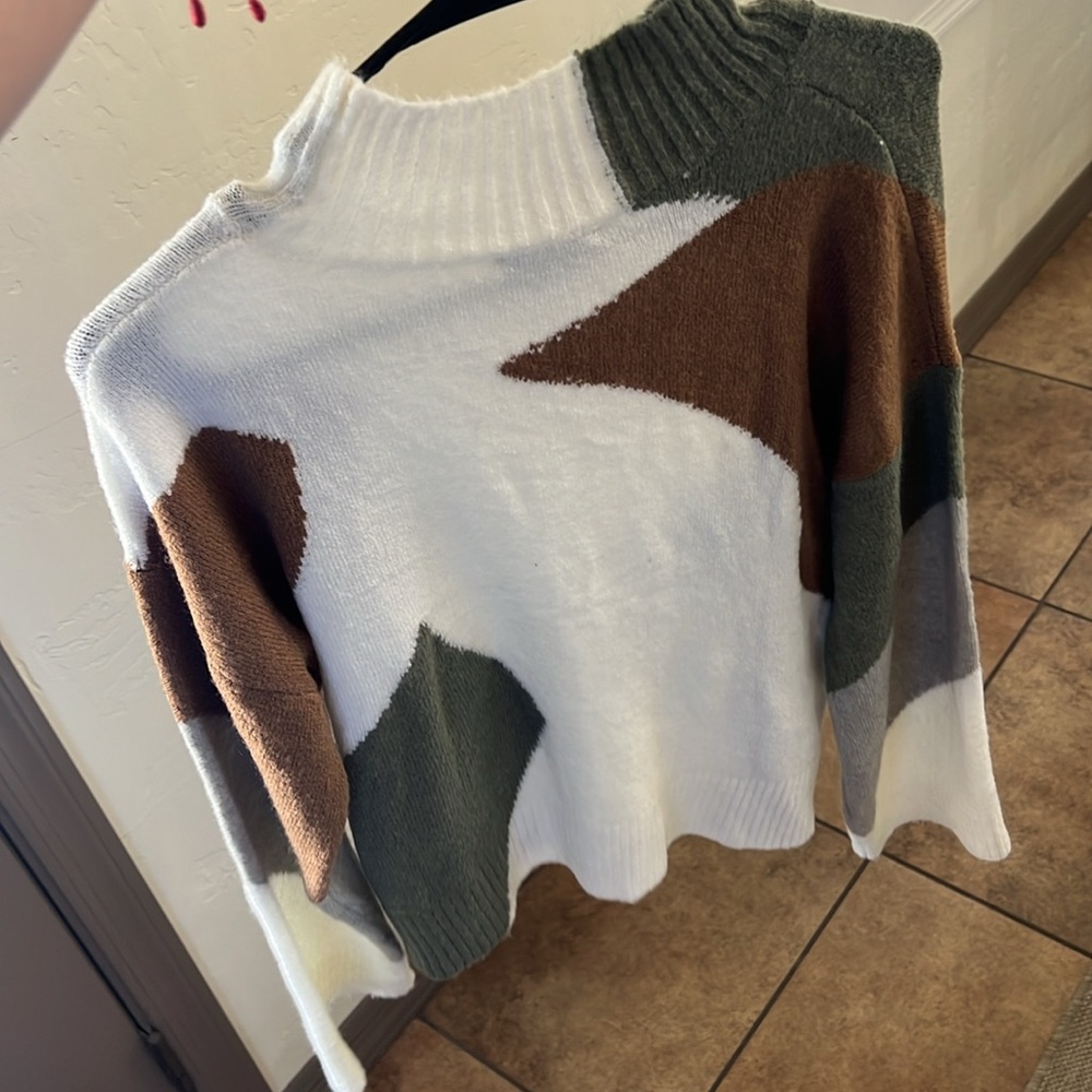 Sweater - Picture 5 of 5